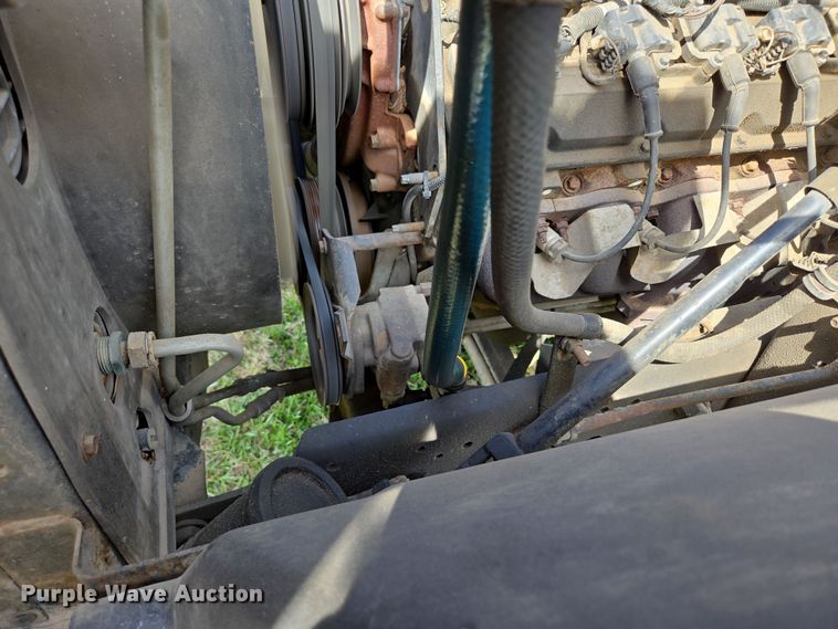 image for item DP6222 2000 GMC C6500 box truck