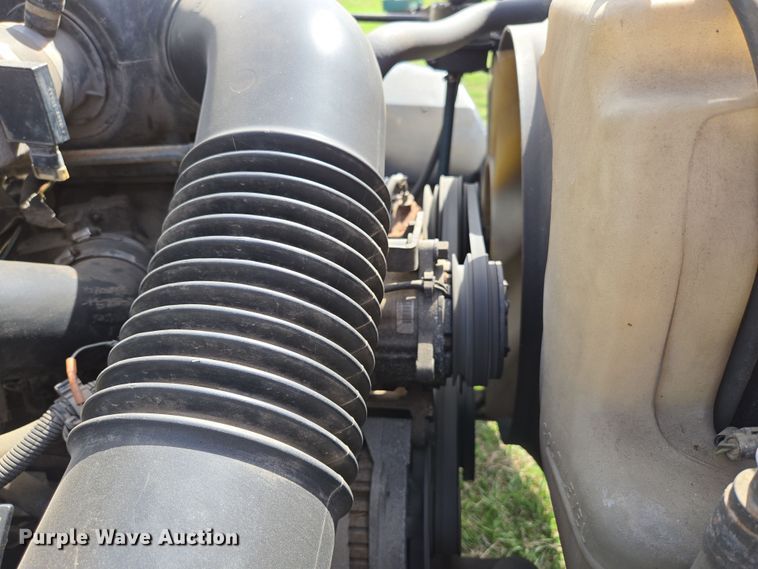 image for item DP6222 2000 GMC C6500 box truck