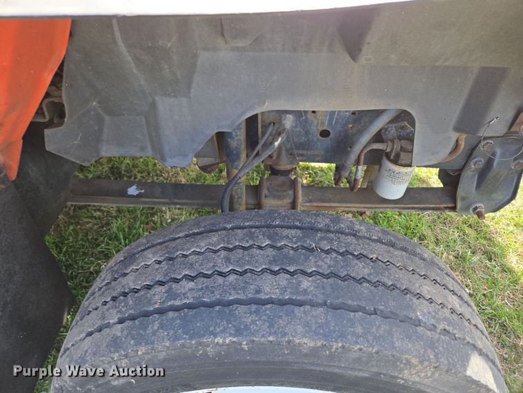 image for item DP6222 2000 GMC C6500 box truck