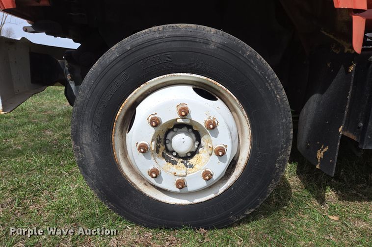 image for item DP6222 2000 GMC C6500 box truck