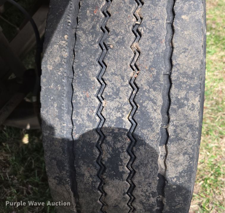 image for item DP6222 2000 GMC C6500 box truck