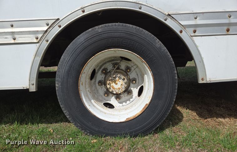 image for item DP6222 2000 GMC C6500 box truck