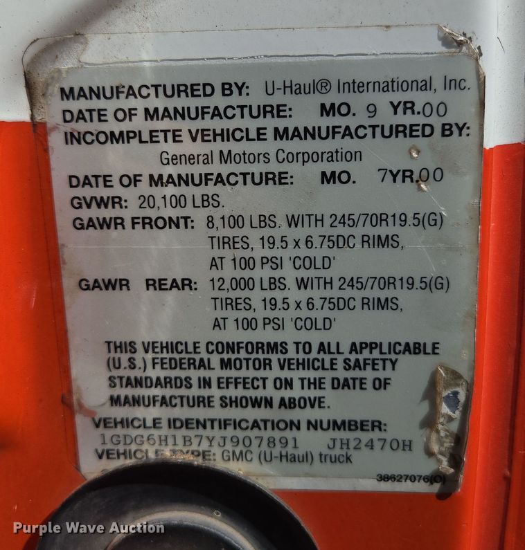 image for item DP6222 2000 GMC C6500 box truck