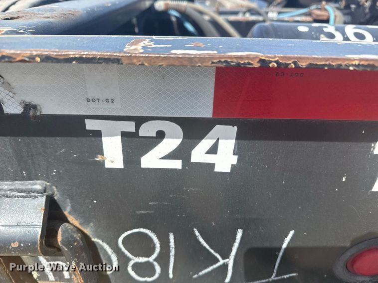 image for item DS3645 2018 Trail King TKFA1 flip axle