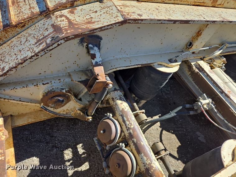 image for item DS3653 2009 Trail King TK110HDG-523 lowboy equipment trailer