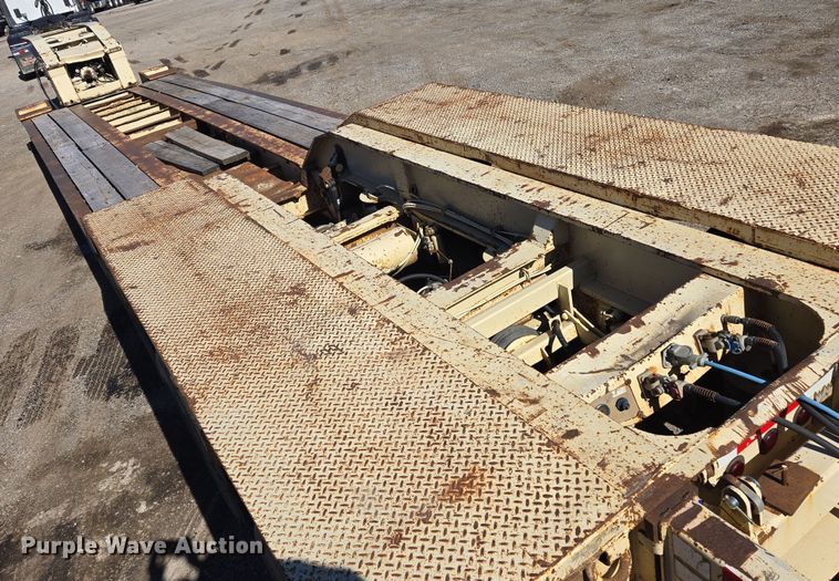 image for item DS3653 2009 Trail King TK110HDG-523 lowboy equipment trailer