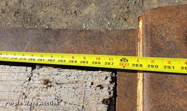 image for item DS3653 2009 Trail King TK110HDG-523 lowboy equipment trailer