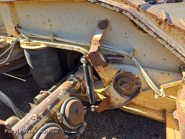 image for item DS3653 2009 Trail King TK110HDG-523 lowboy equipment trailer