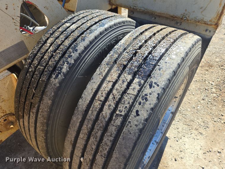 image for item DS3653 2009 Trail King TK110HDG-523 lowboy equipment trailer