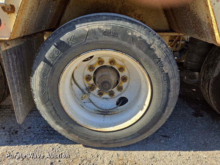 image for item DS3653 2009 Trail King TK110HDG-523 lowboy equipment trailer