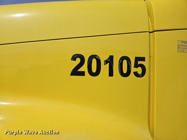 image for item DS5325 2010 Freightliner Columbia semi truck