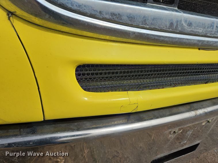 image for item DS5325 2010 Freightliner Columbia semi truck