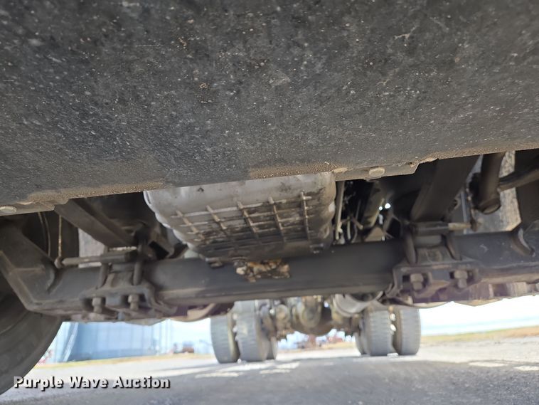 image for item DS5325 2010 Freightliner Columbia semi truck