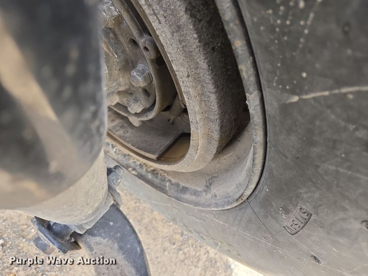 image for item DS5325 2010 Freightliner Columbia semi truck