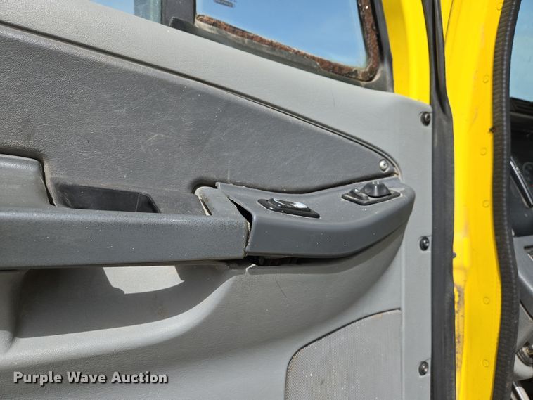 image for item DS5325 2010 Freightliner Columbia semi truck