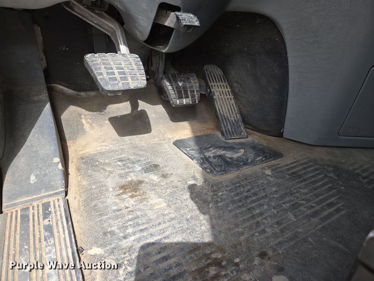 image for item DS5325 2010 Freightliner Columbia semi truck