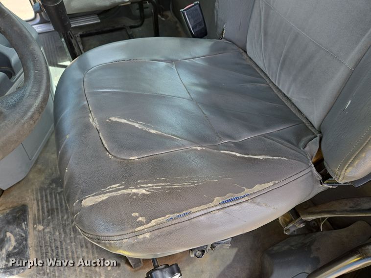 image for item DS5325 2010 Freightliner Columbia semi truck