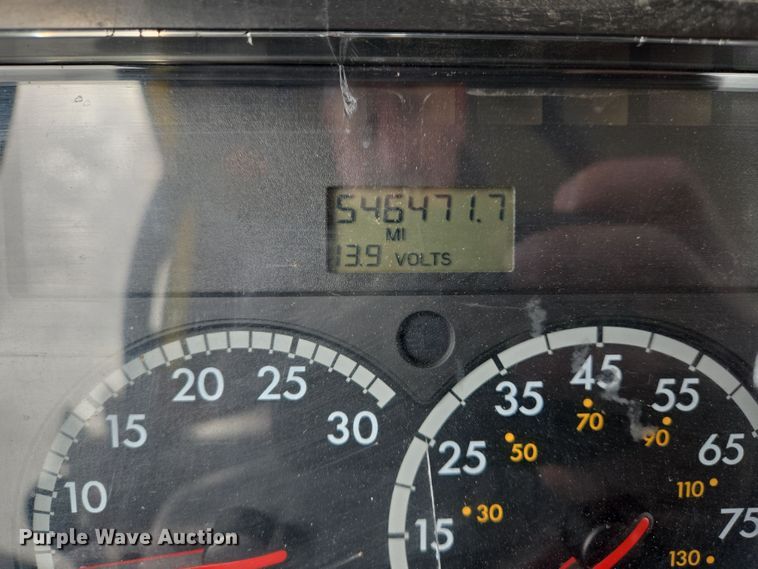 image for item DS5325 2010 Freightliner Columbia semi truck