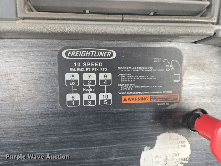 image for item DS5325 2010 Freightliner Columbia semi truck