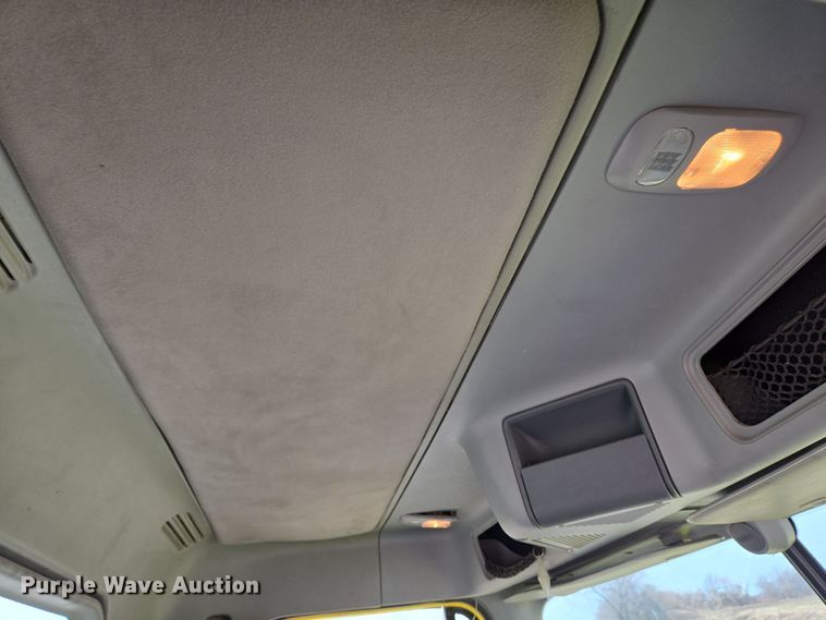 image for item DS5325 2010 Freightliner Columbia semi truck