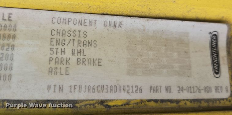 image for item DS5325 2010 Freightliner Columbia semi truck