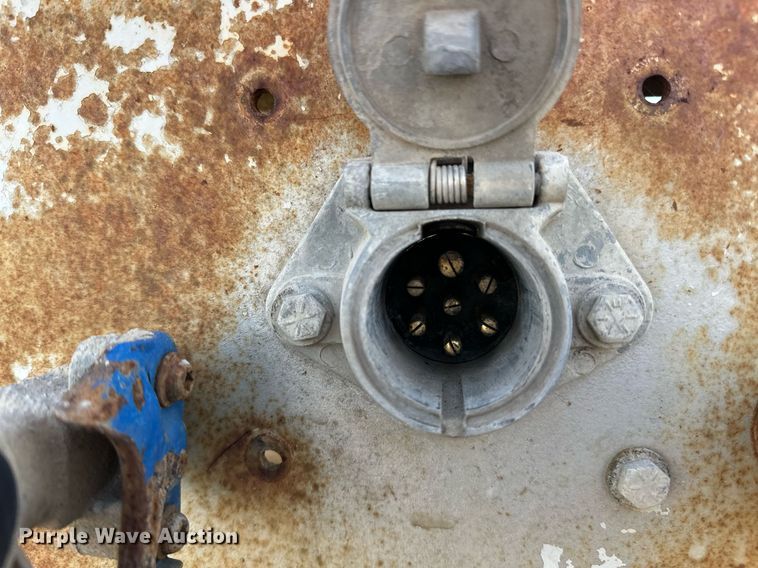 image for item DT6516 1998 Vantage pneumatic dry bulk trailer