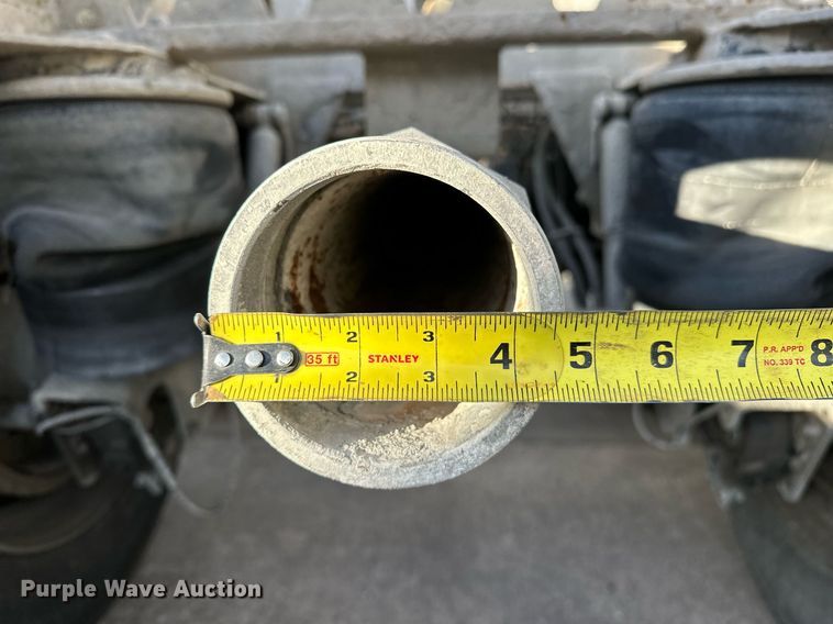 image for item DT6516 1998 Vantage pneumatic dry bulk trailer