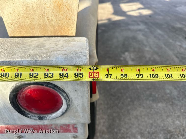 image for item DT6516 1998 Vantage pneumatic dry bulk trailer