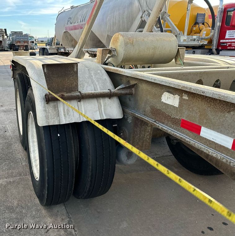 image for item DT6516 1998 Vantage pneumatic dry bulk trailer