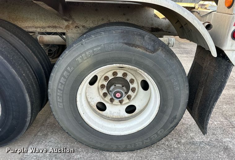 image for item DT6516 1998 Vantage pneumatic dry bulk trailer