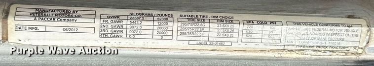 image for item DT6517 2013 Peterbilt 388 semi truck