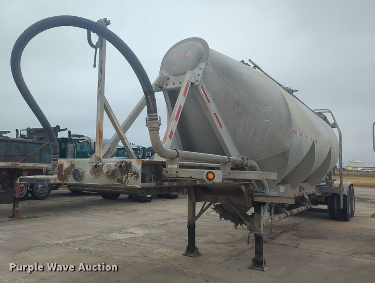image for item DT6560 2000 Fruehauf HAB-HT2-J1000X3 pneumatic dry bulk trailer