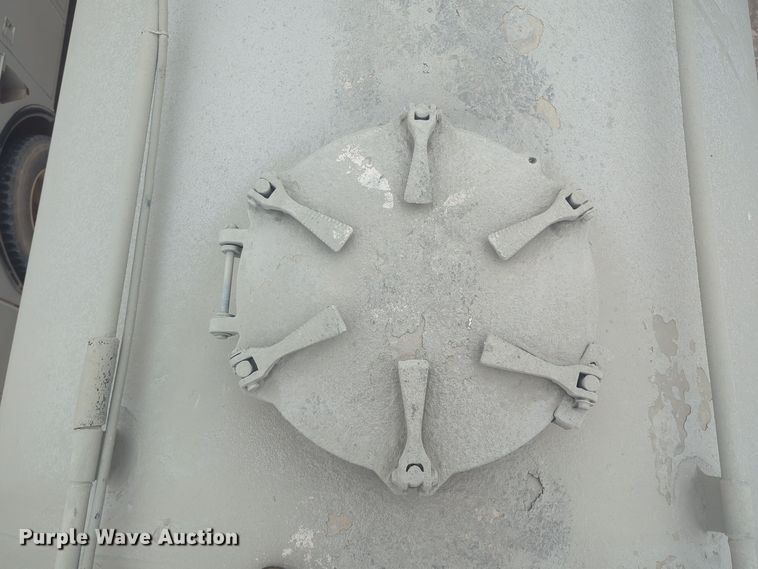 image for item DT6560 2000 Fruehauf HAB-HT2-J1000X3 pneumatic dry bulk trailer