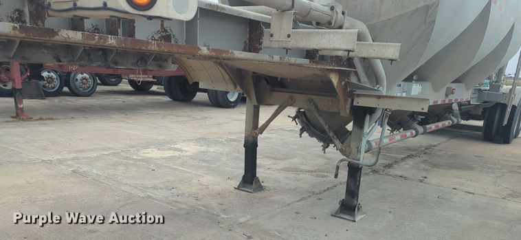 image for item DT6560 2000 Fruehauf HAB-HT2-J1000X3 pneumatic dry bulk trailer