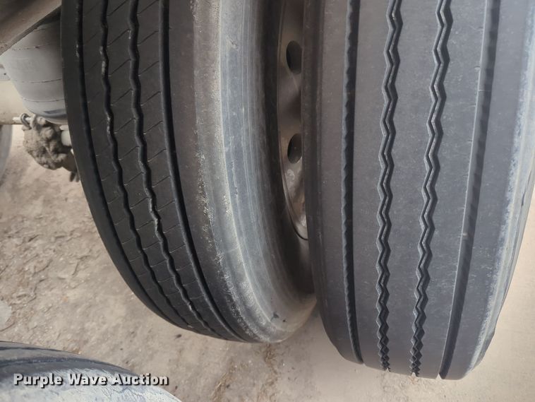 image for item DT6560 2000 Fruehauf HAB-HT2-J1000X3 pneumatic dry bulk trailer