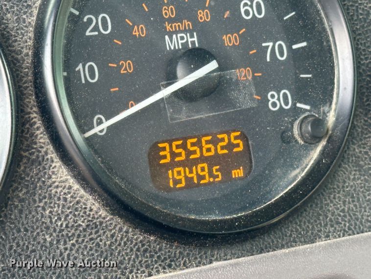 image for item DT6562 2016 Peterbilt  389 semi truck