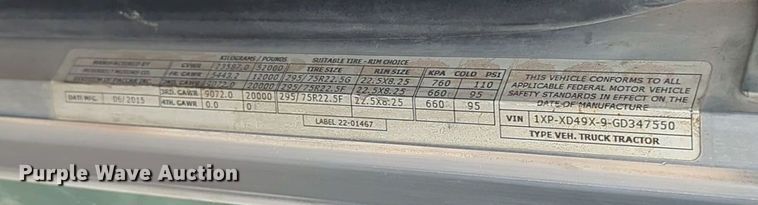 image for item DT6562 2016 Peterbilt  389 semi truck