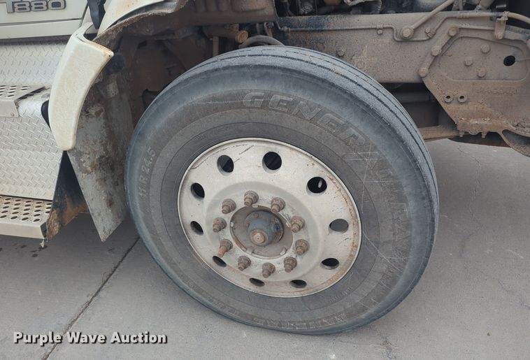 image for item DT6564 2015 Kenworth T880 semi truck