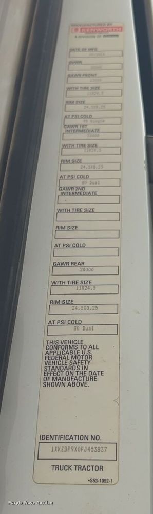 image for item DT6564 2015 Kenworth T880 semi truck