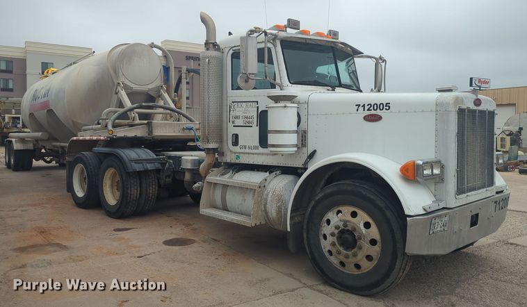 image for item DT6565 2007 Peterbilt 379 semi truck