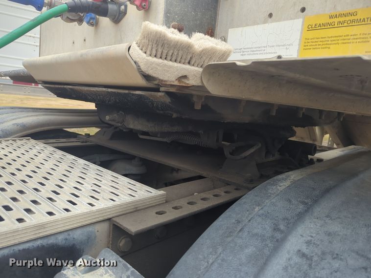 image for item DT6565 2007 Peterbilt 379 semi truck