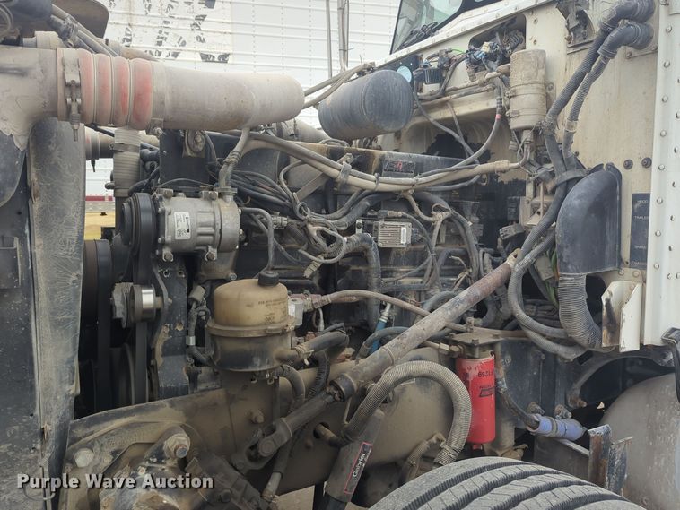 image for item DT6565 2007 Peterbilt 379 semi truck