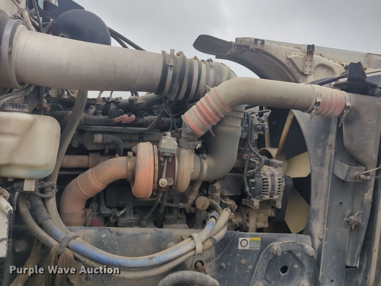 image for item DT6565 2007 Peterbilt 379 semi truck