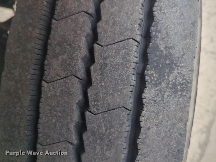 image for item DT6565 2007 Peterbilt 379 semi truck