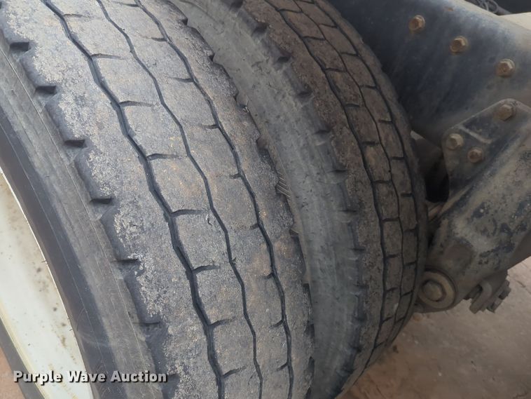 image for item DT6565 2007 Peterbilt 379 semi truck