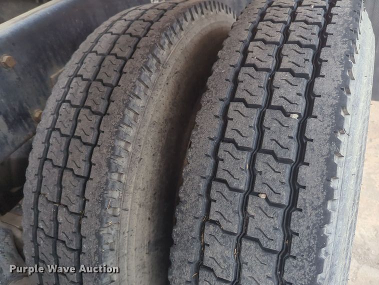 image for item DT6565 2007 Peterbilt 379 semi truck