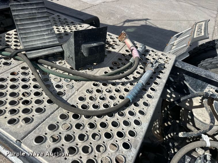 image for item DT6567 2007 Kenworth semi truck