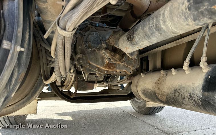 image for item DT6567 2007 Kenworth semi truck