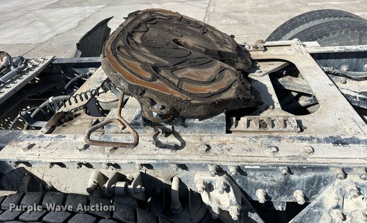 image for item DT6567 2007 Kenworth semi truck