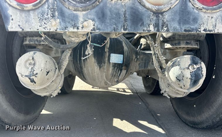 image for item DT6567 2007 Kenworth semi truck